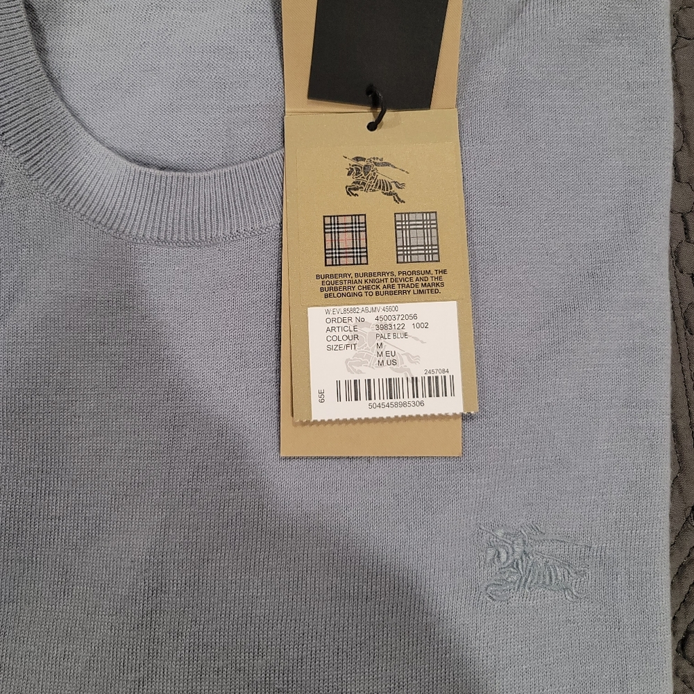100% authentic Burberry sweater